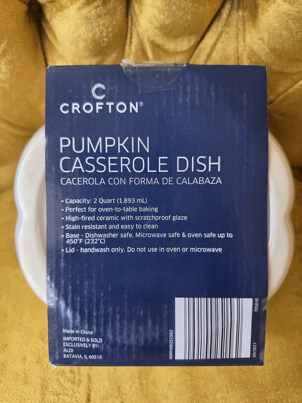White and Gold Pumpkin Shaped Ceramic Serving Casserole Baking Dish with Lid 🎃
